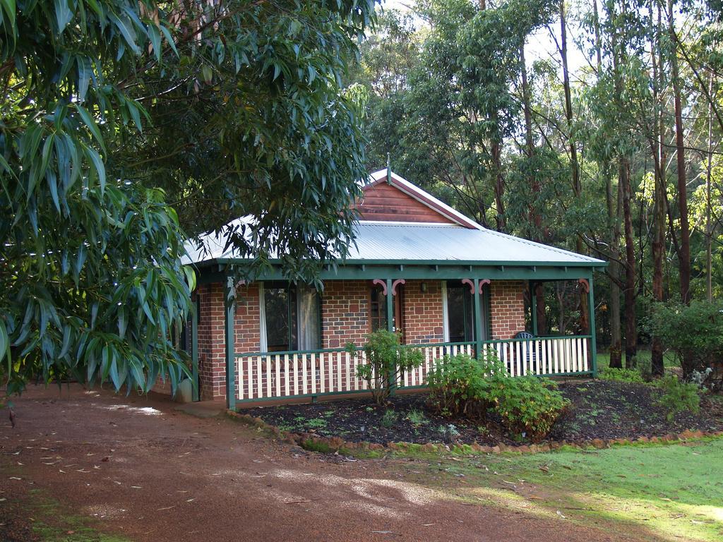Karri Valley Chalets Pemberton Oda fotoğraf